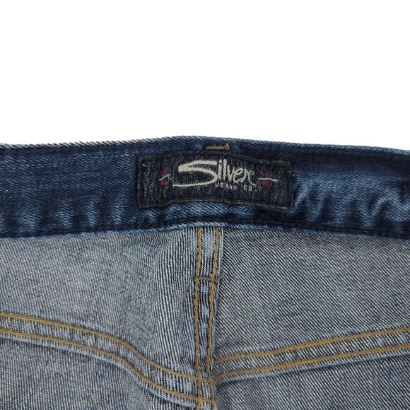 EUC Silver Jeans Womens W30/L27 Vintage Ankle Straight Distressed Raw Hem - Picture 12 of 13